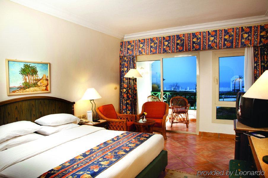 Deluxe Triple Room with Pool View