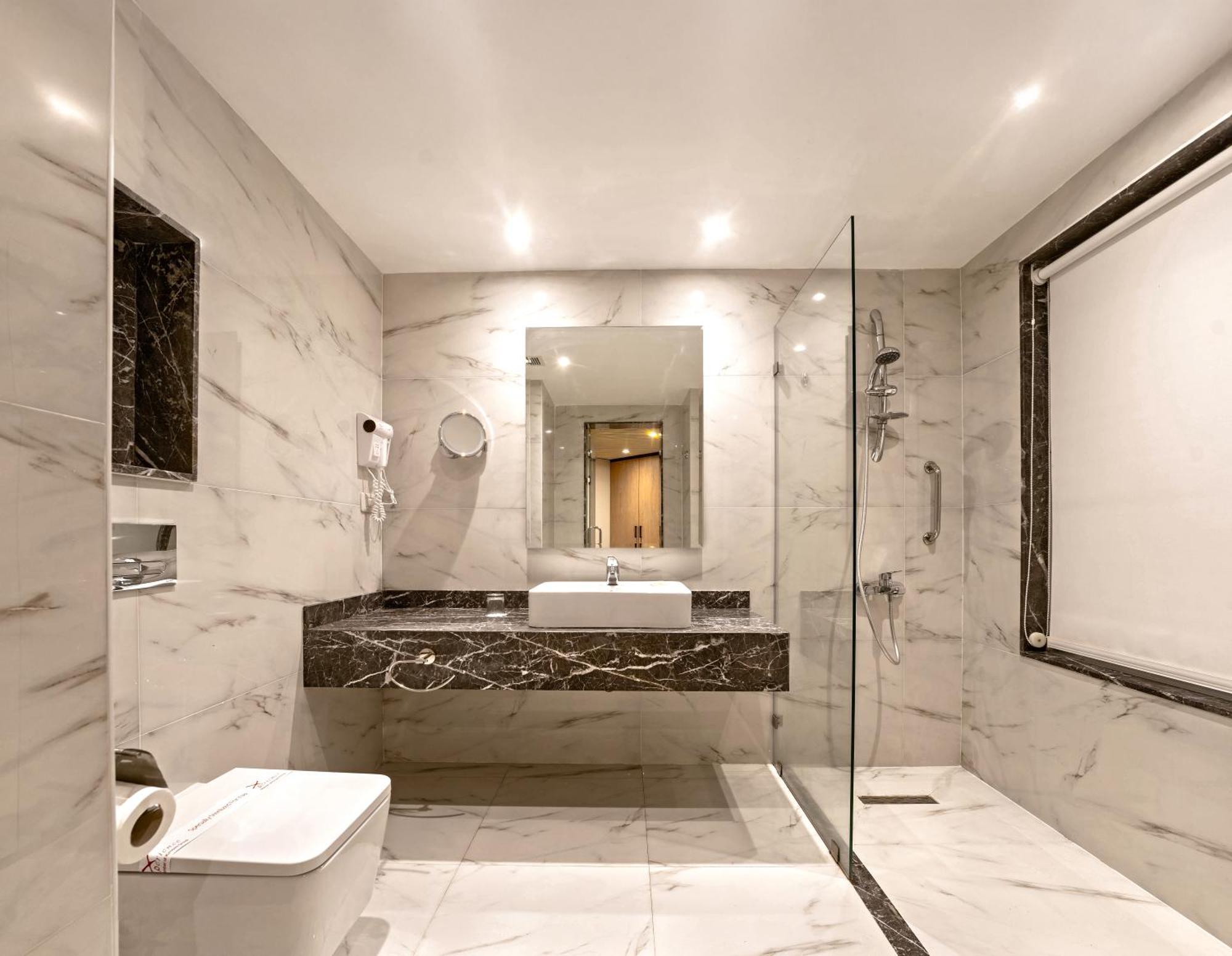 Deluxe Suite with Spa Bath