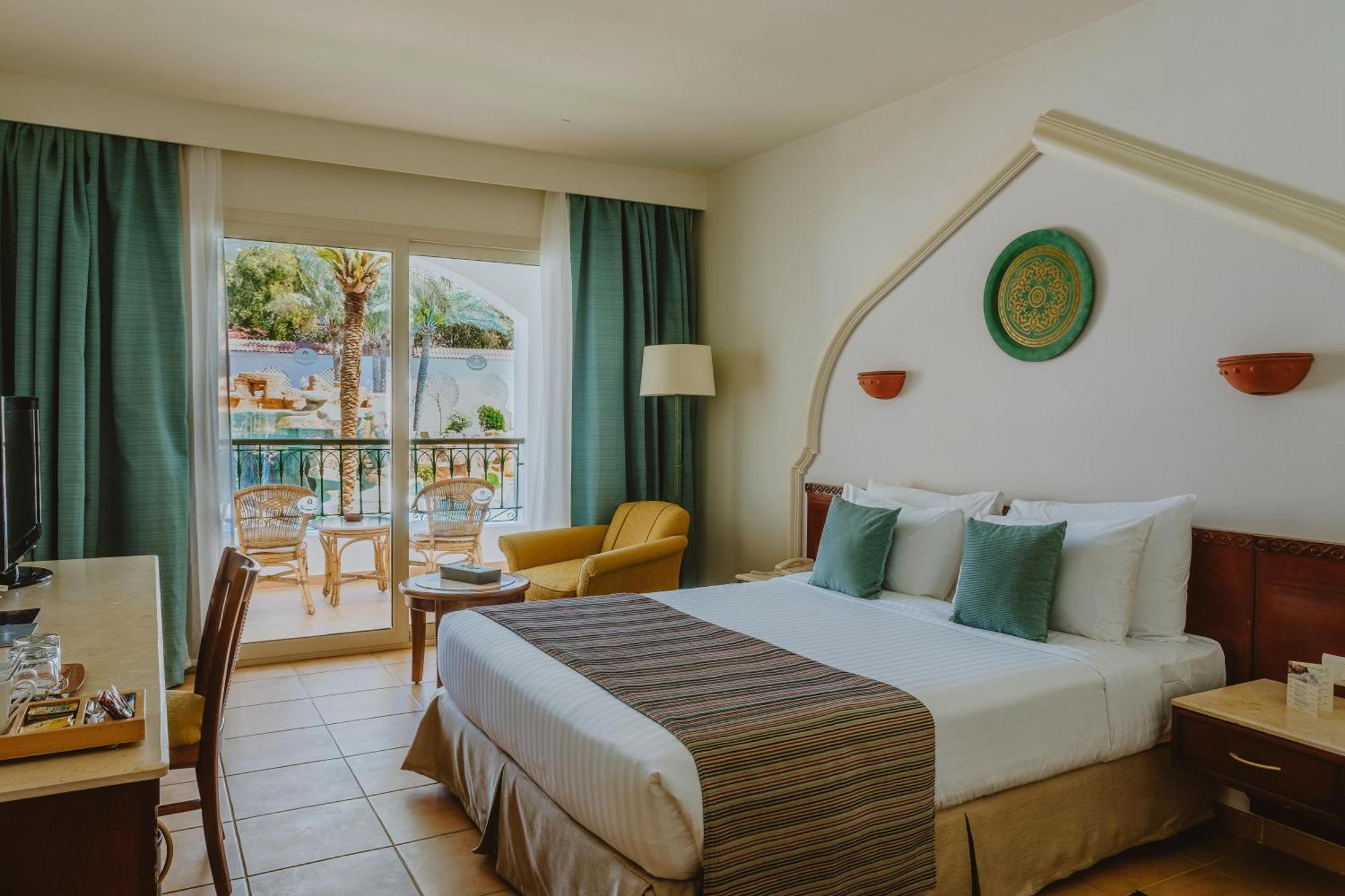 Superior Pool View Room