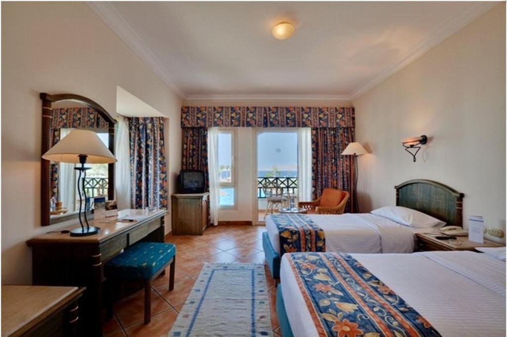 Classic Triple Room with Garden View
