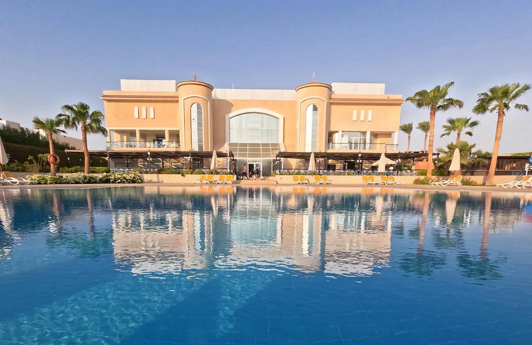 Ivy Cyrene Island Aqua Park Resort (Adults Only)-1