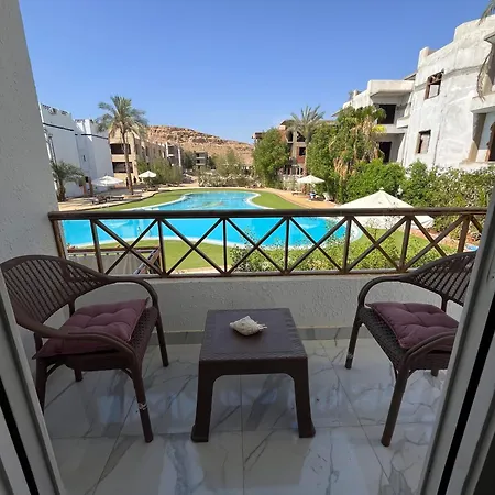 Riviera Resort Apartment - Pool View & Wifi-3