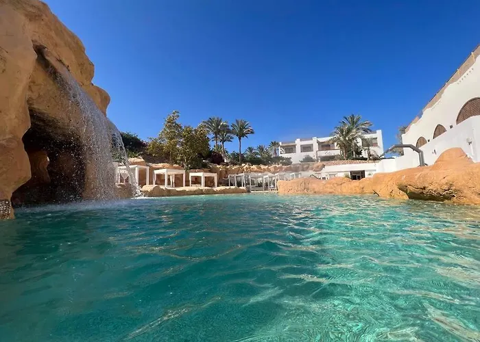 Azure Retreat - Private Luxury Sea View Apartment